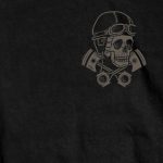 Hot Leathers GMD1418 Men’s Black ‘Vintage Skull and Cross Pistons’ Double Sided T-Shirt - Image 2