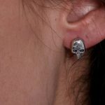 Hot Leathers JWE2102 Skull Post Earrings - Image 2
