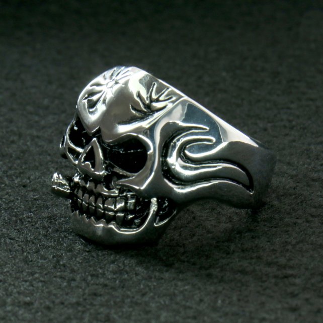 Hot Leathers JWR2102 Men’s Skull Cigar Stainless Steel Ring